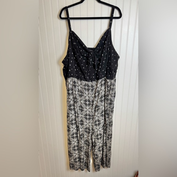 Torrid Black Tie Front Culotte Stretch Challis Jumpsuit Size 6X N2 - Picture 3 of 8